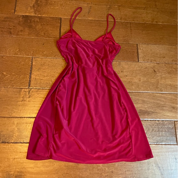 Red Dress - Picture 3 of 3